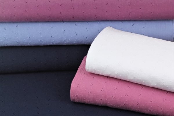 Preview: Musselin Lochstickerei