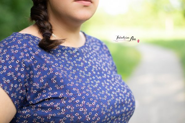 Jersey kleine Blumen auf blau