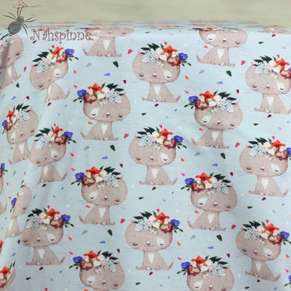 Jersey niedliche Katzen auf blau mit Blumenkranz